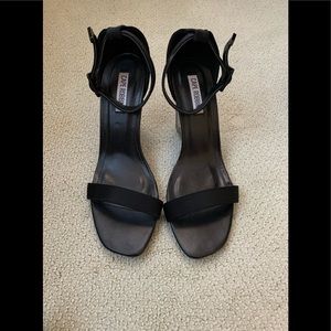 Cape Robbin Black Wedge Sandals